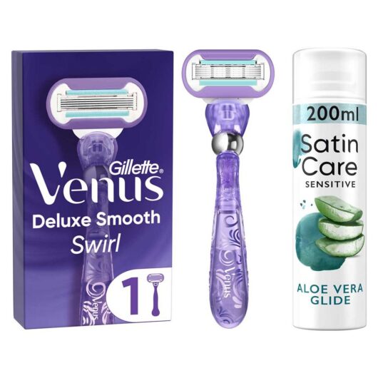 Venus Deluxe Smooth Swirl Razor + Satin Care Aloe Vera Shave Gel Bundle